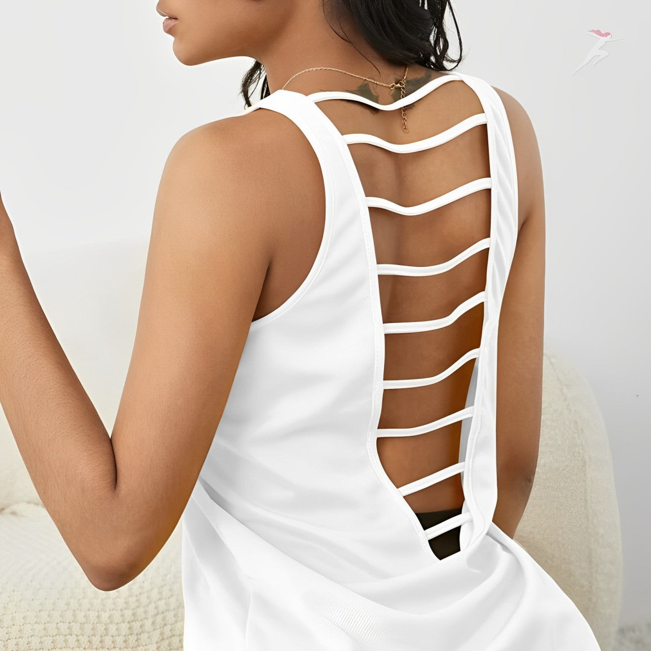 Regata Feminina Costas Nuas Ivory, regata fitness, BellaBody, Bella Body, regata esportiva, regata confort, regata de treino, camiseta regata feminina para academia, regata de tecido confortável, regata costas nuas, regata em promoção. bellabody.com.br
